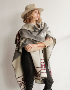 ARAS WINE & GRAY | PONCHO 2
