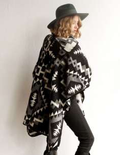 ETHNIC BLACK & WHITE| PONCHO 2