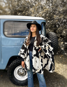 RODEO BLACK| PONCHO 2