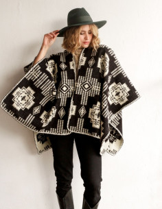 SIERRA BLACK| PONCHO