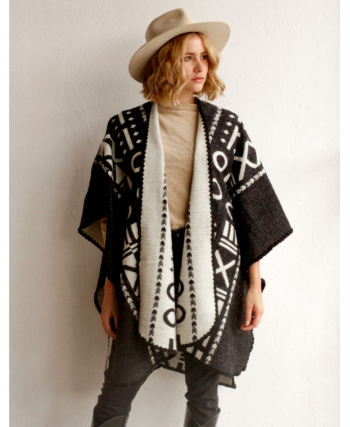 XO BLACK & WHITE| PONCHO