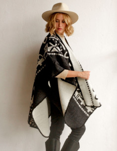XO BLACK & WHITE| PONCHO 2